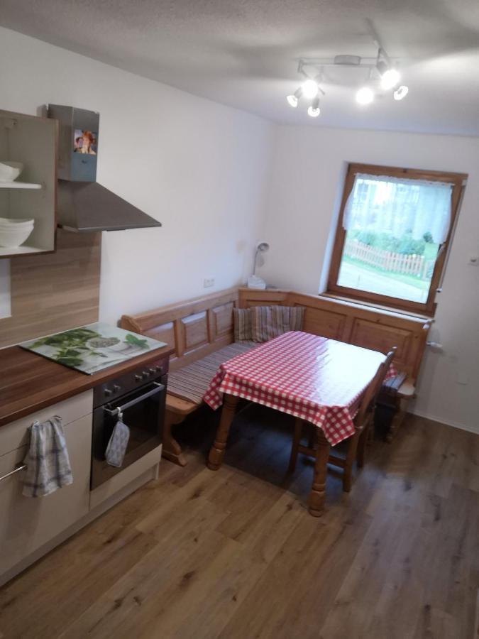 Apartment Auszeit Mit Kueche Viel Ruhe Und Natur Untrasried Exterior photo